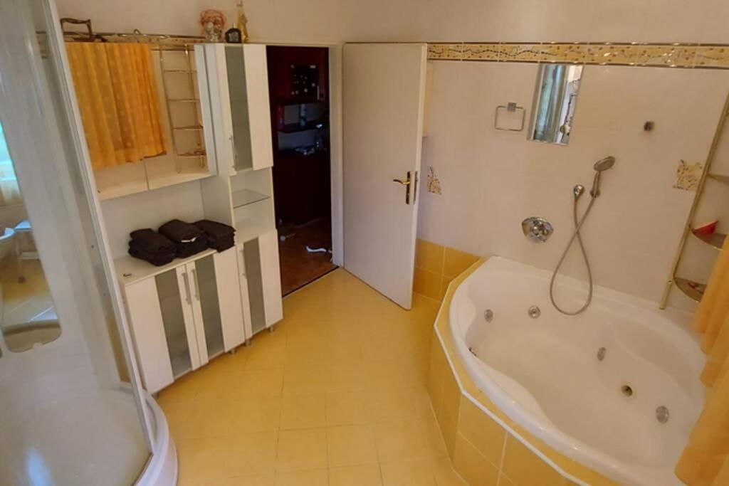 Quiet Apartment Close To Town Філлах Екстер'єр фото